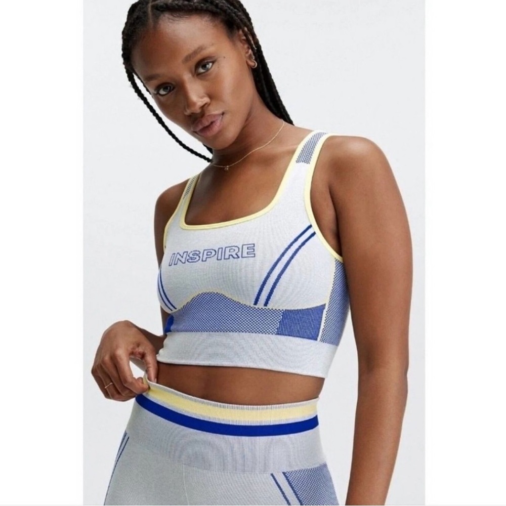 Fabletics x Eniko Hart Inspire Seamless Panel Sports Bra Size Medium